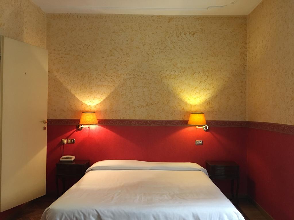 Hotel Trinita Dei Monti ローマ エクステリア 写真