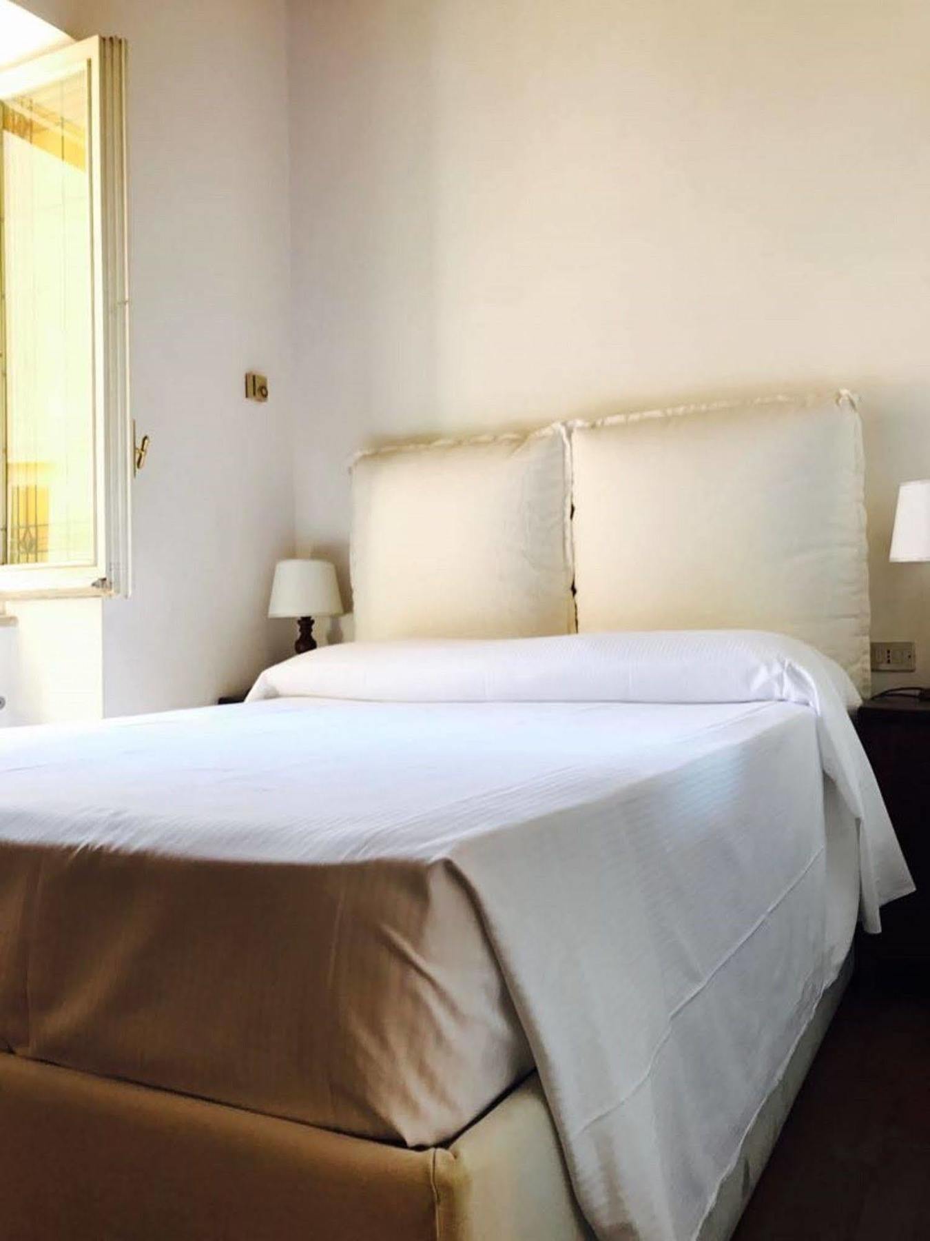 Hotel Trinita Dei Monti ローマ エクステリア 写真